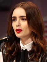 457px-Lily_Collins_WonderCon_2013.jpg
