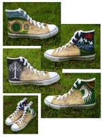 the_hobbit_and_the_lord_of_the_rings_shoes_by_emma_hobbit-d6dw3bh.jpg